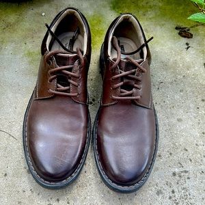 Brown dress shoes from the collection of Clark